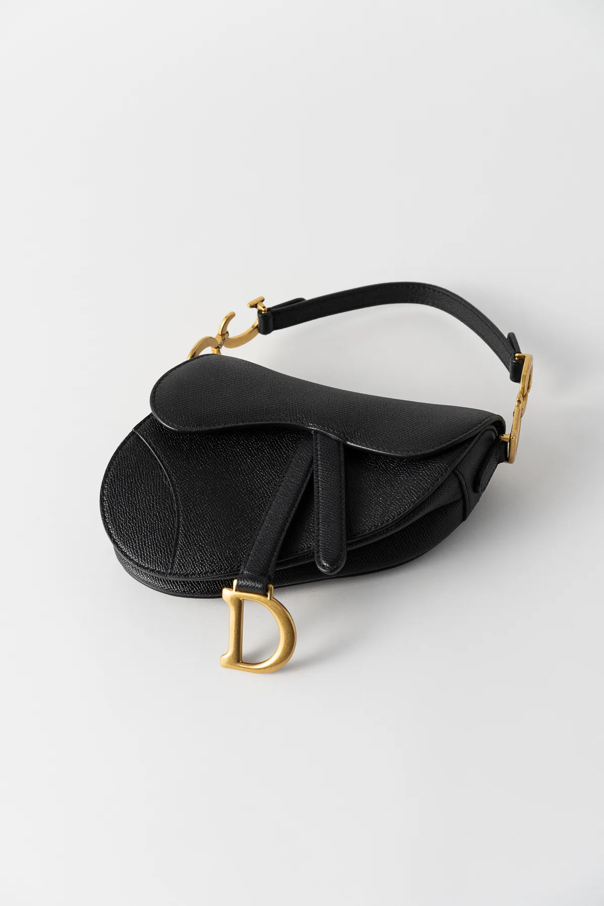Geantă din piele Dior Mini Saddle | LA VESTIMENTA